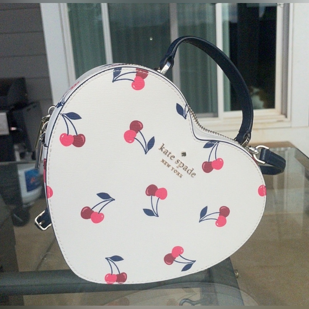 EUC!! Kate Spade Heart Shaped Cherry Crossbody - Picture 2 of 7